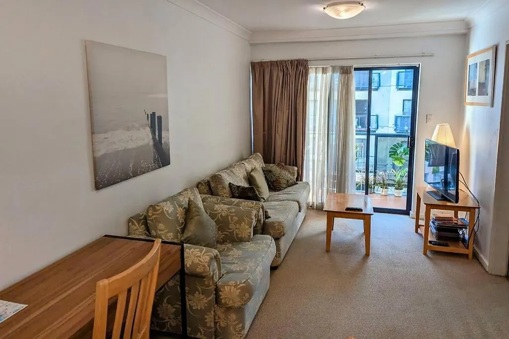 City & Lakeside With Free Parking, Pool And 10 Mins Walk Into The City Perth 0*,  Australia